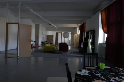 9e.jpg (74924 bytes)