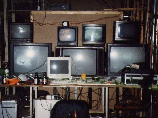 do_monitore.jpg (31639 bytes)